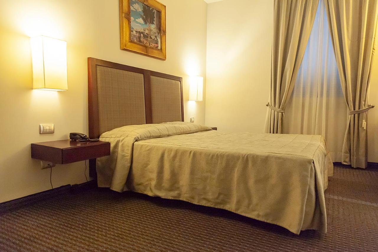 Hotel Dei Gonzaga Reggiolo ภายนอก รูปภาพ